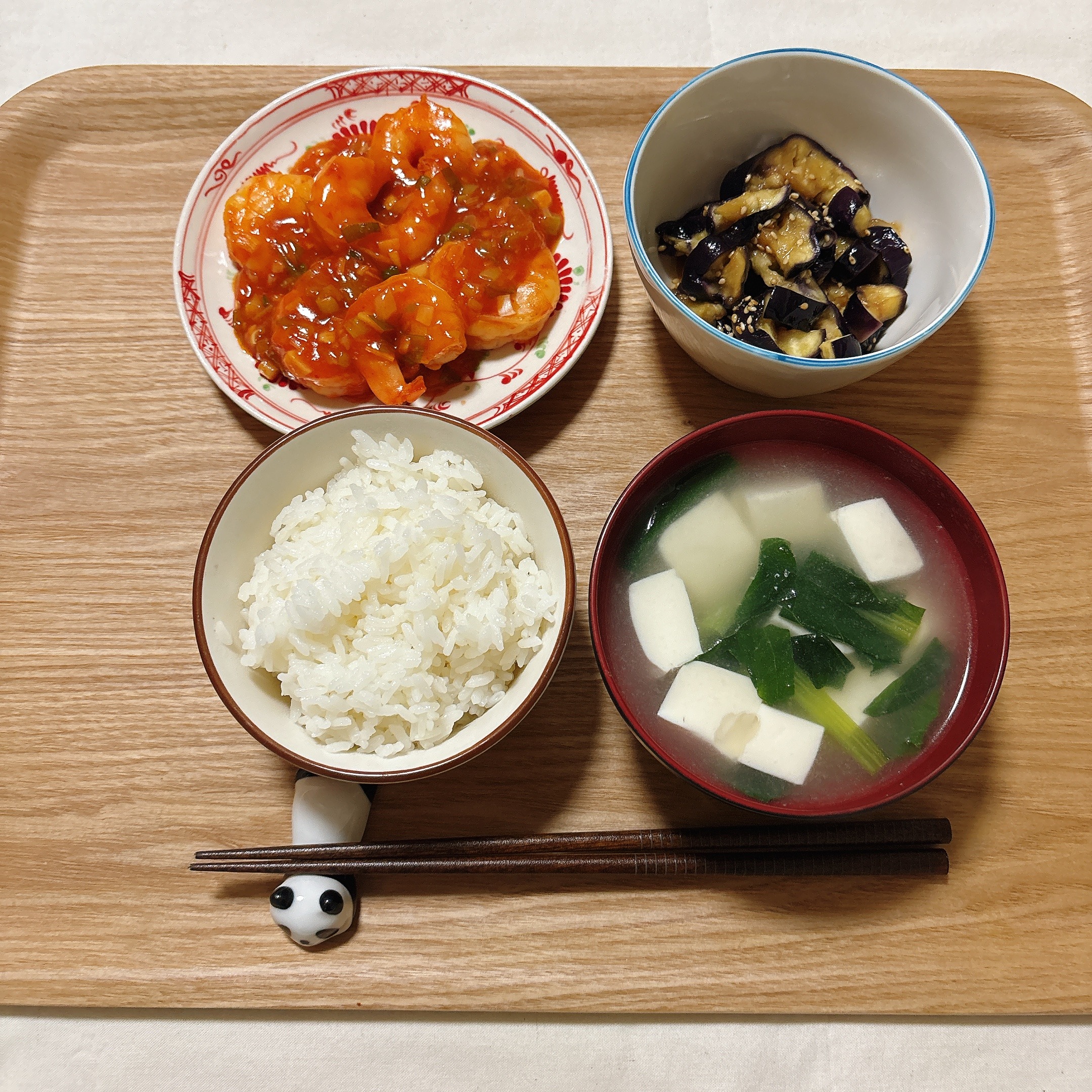 エビチリ、なすの中華風和え、豆腐と小松菜の中華スープの妊活中の夜ごはん献立